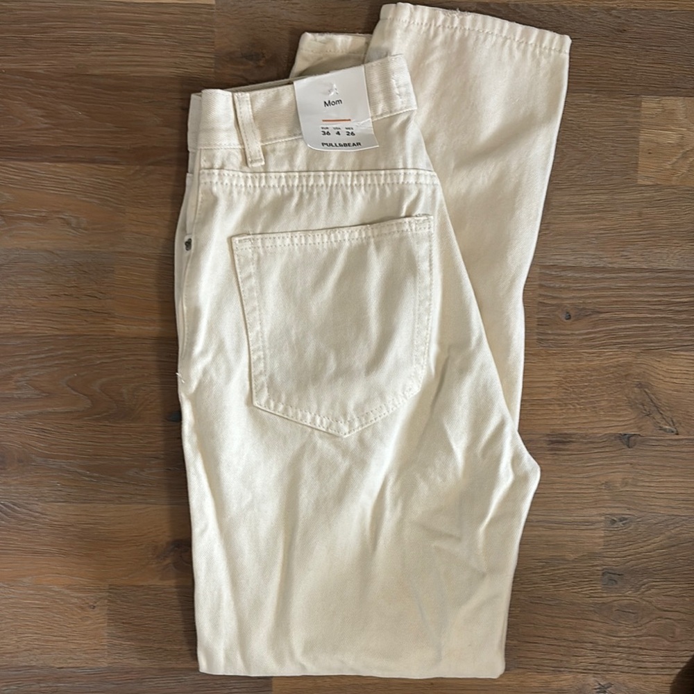 Pull & Bear Beige Jeans size 4